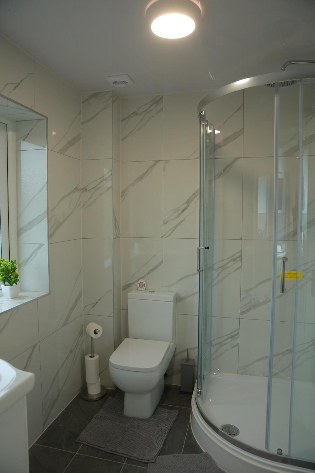 Ensuite 4 Mins From Airport Homestay *