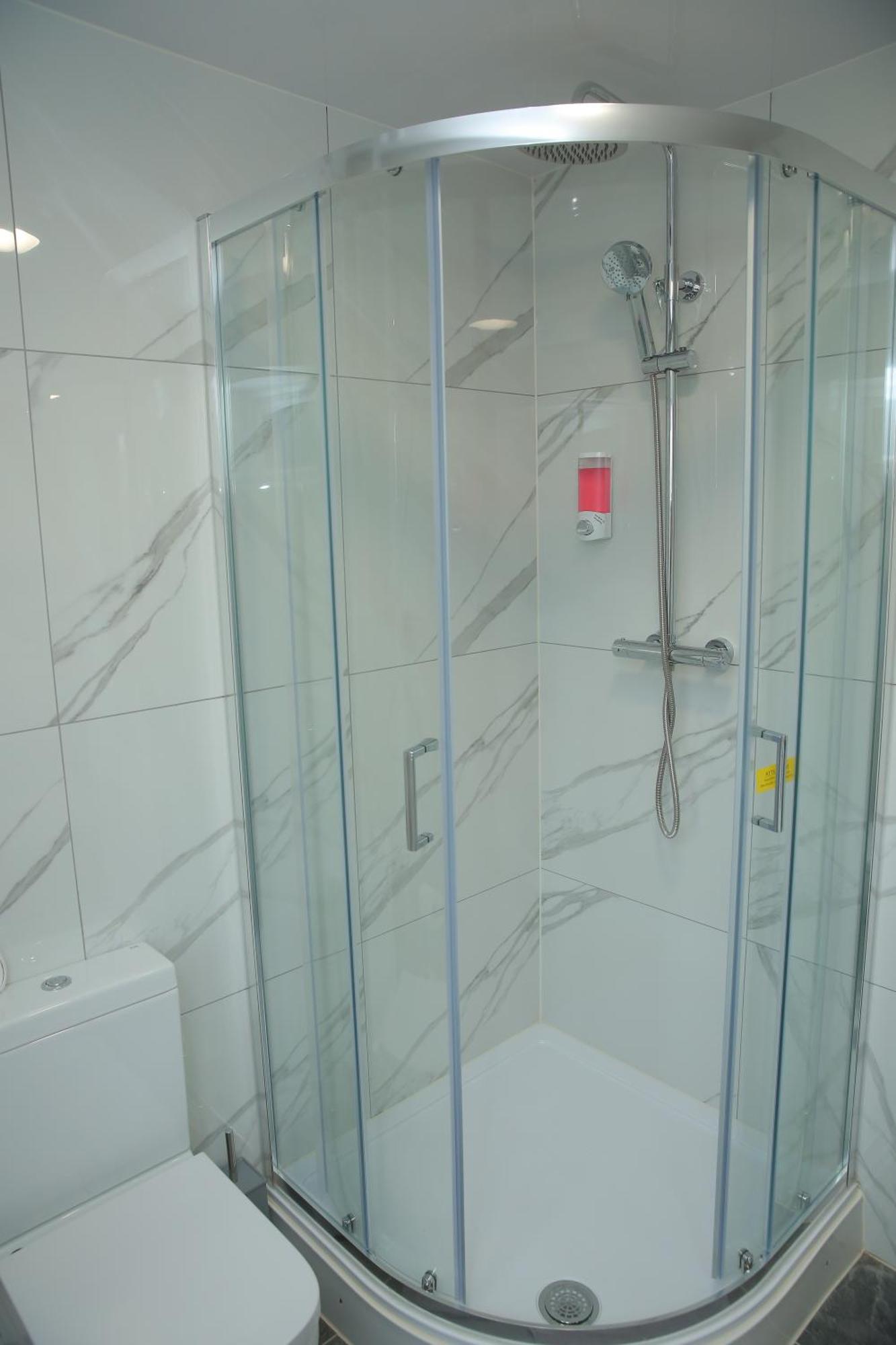 Ensuite 4 Mins From Airport Homestay *
