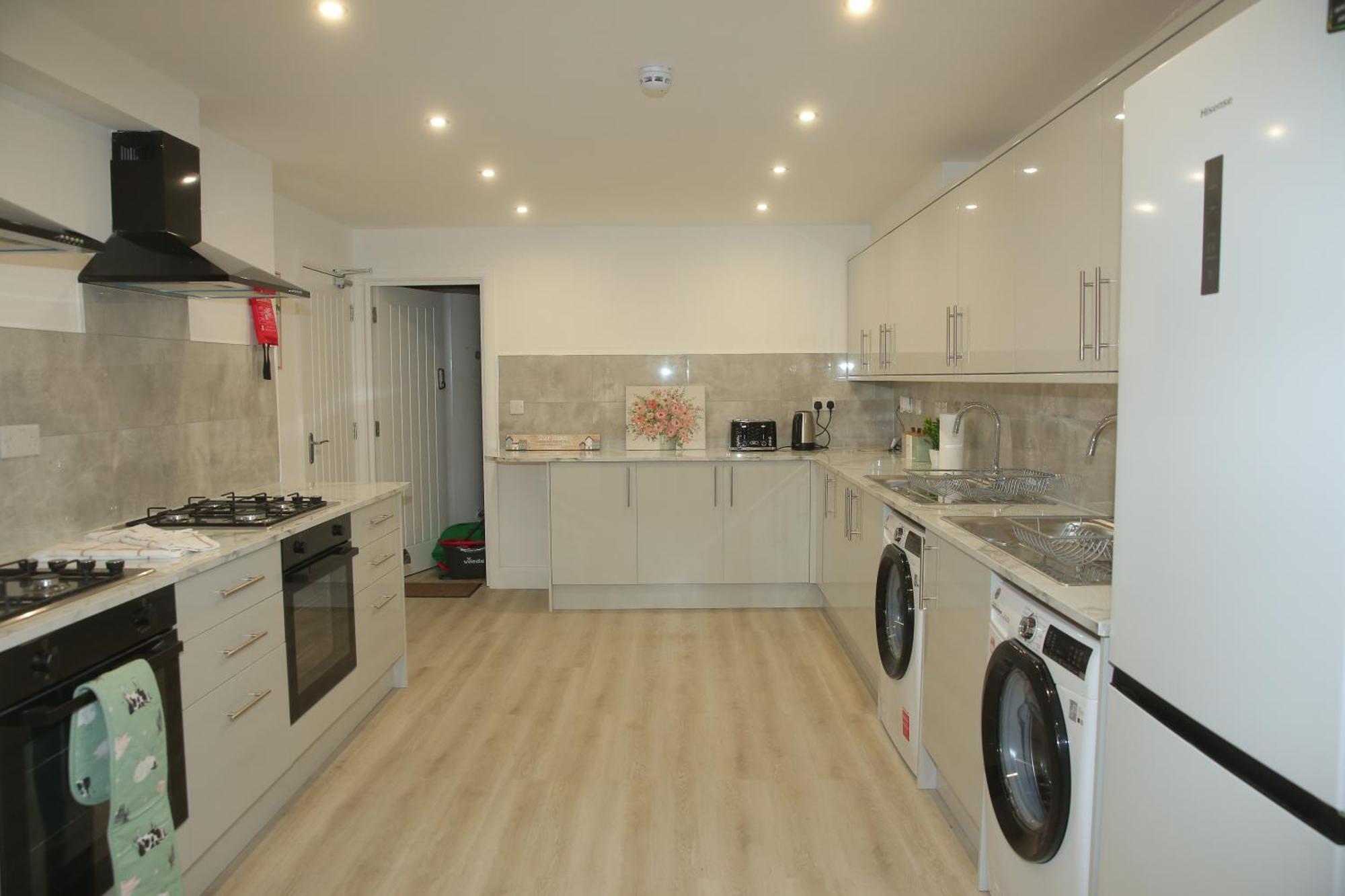 Ensuite 4 Mins From Airport Homestay Luton (Bedfordshire)