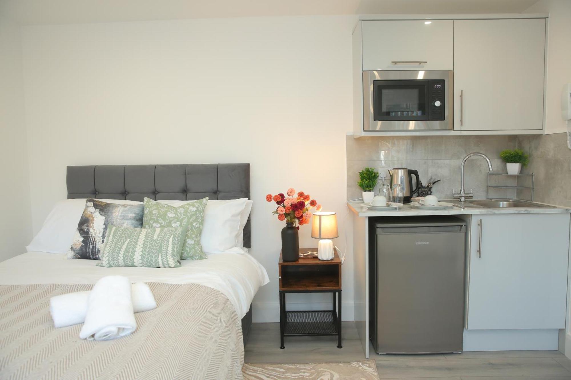 Homestay Ensuite 4 Mins From Airport *